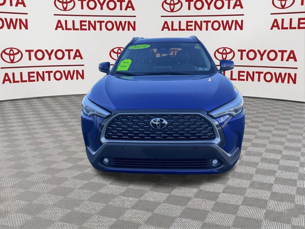 Used 2024 Toyota Corolla Cross XLE w/ Convenience Package AWD/4WD image 12