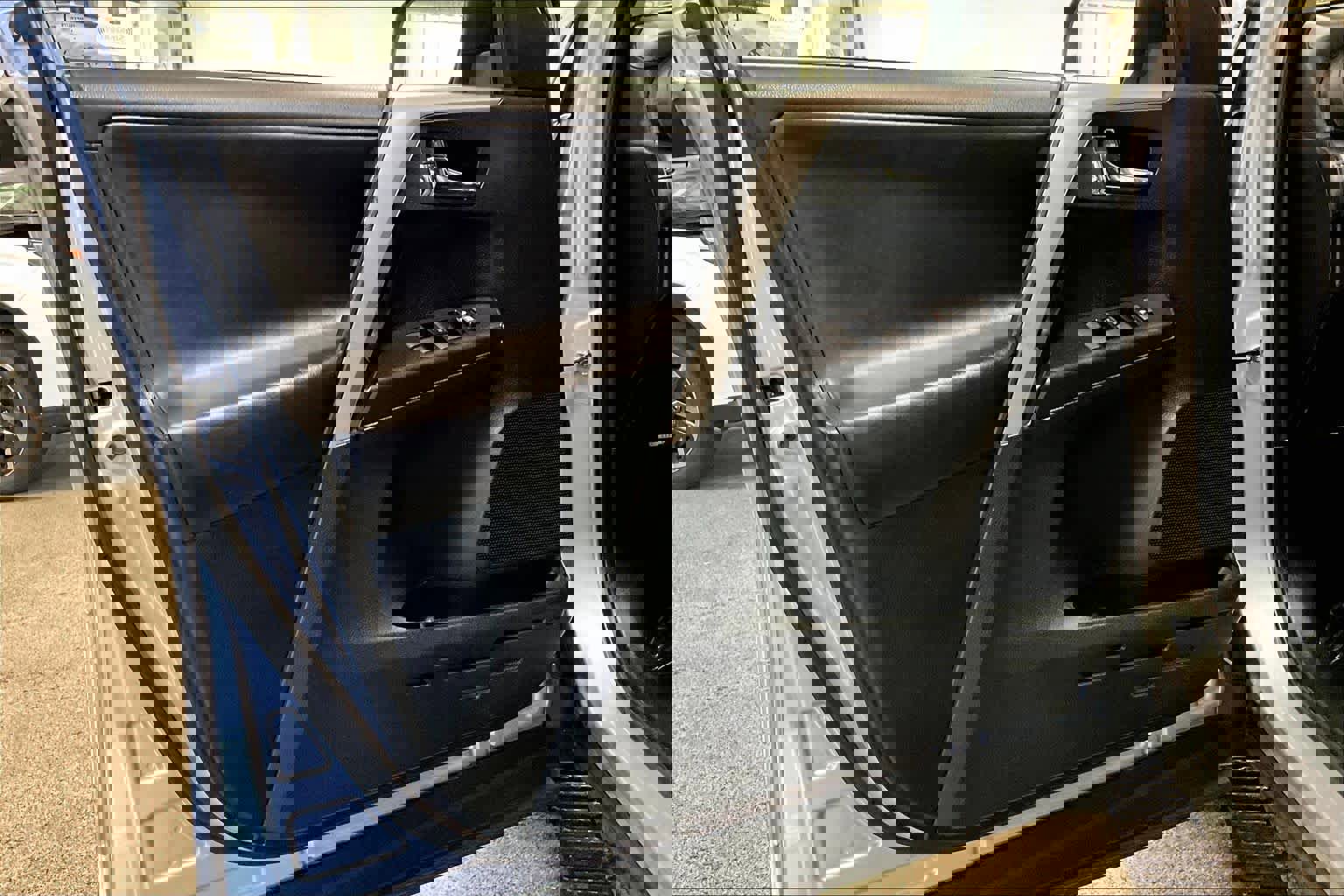 Used 2018 Toyota RAV4 XLE w/ Plus Extra Value Package image 22