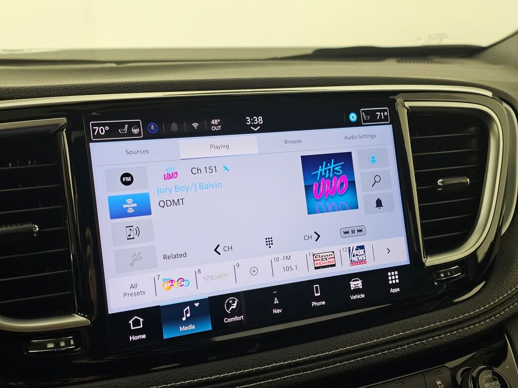 Used 2026 Chrysler Pacifica Limited w/ S Appearance Package image 27