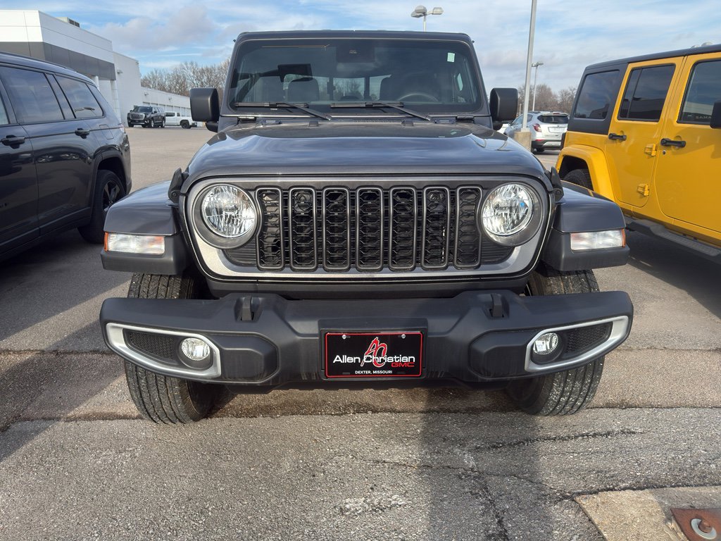 Used 2024 Jeep Gladiator Sport image 4