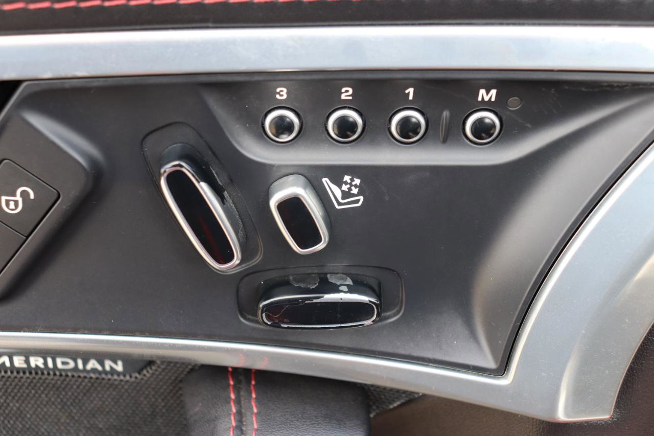 Used 2020 Jaguar F-TYPE Checkered Flag image 41