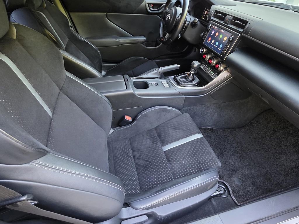 Used 2022 Toyota GR86 Premium RWD image 9