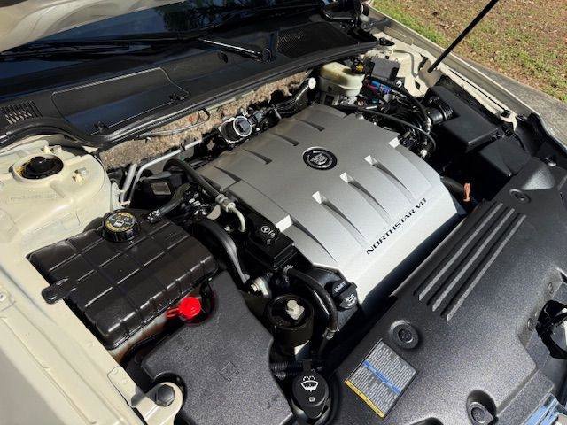 Used 2011 Cadillac DTS FWD image 11
