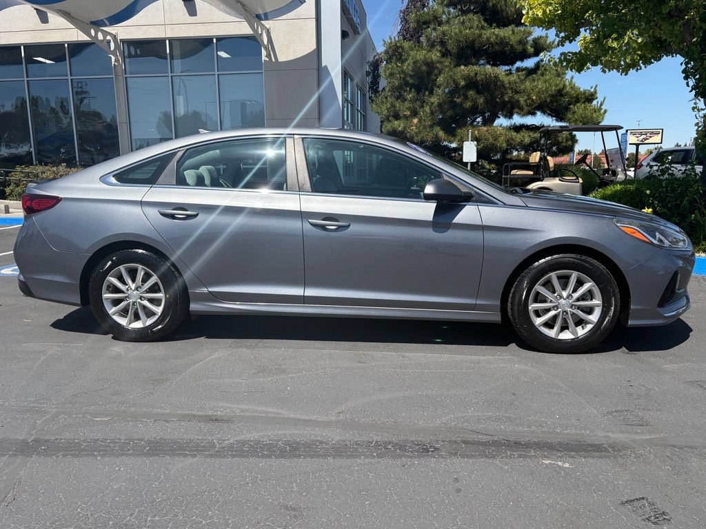 Used 2019 Hyundai Sonata ECO FWD image 2