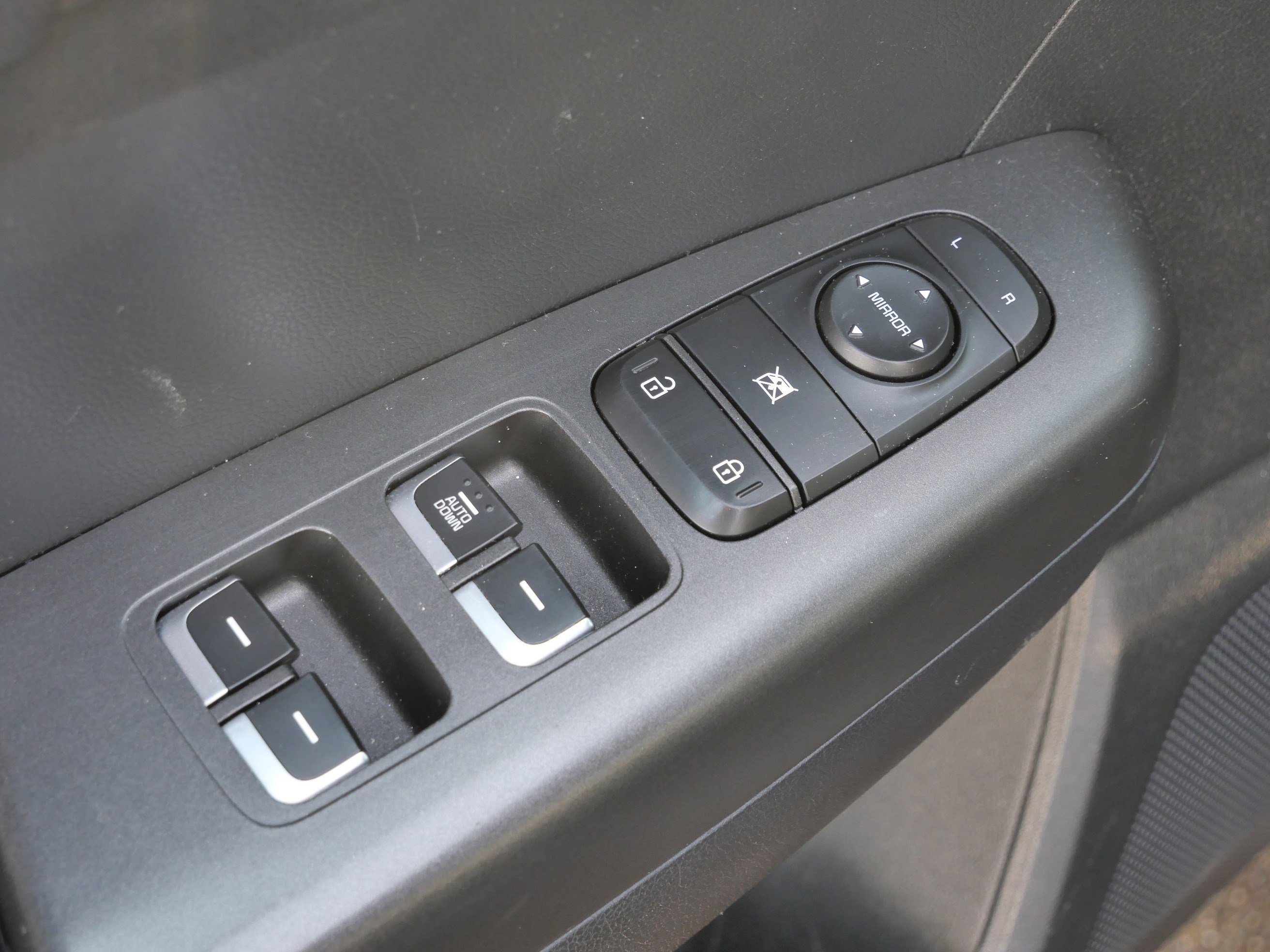 Used 2018 Kia Sportage LX image 19