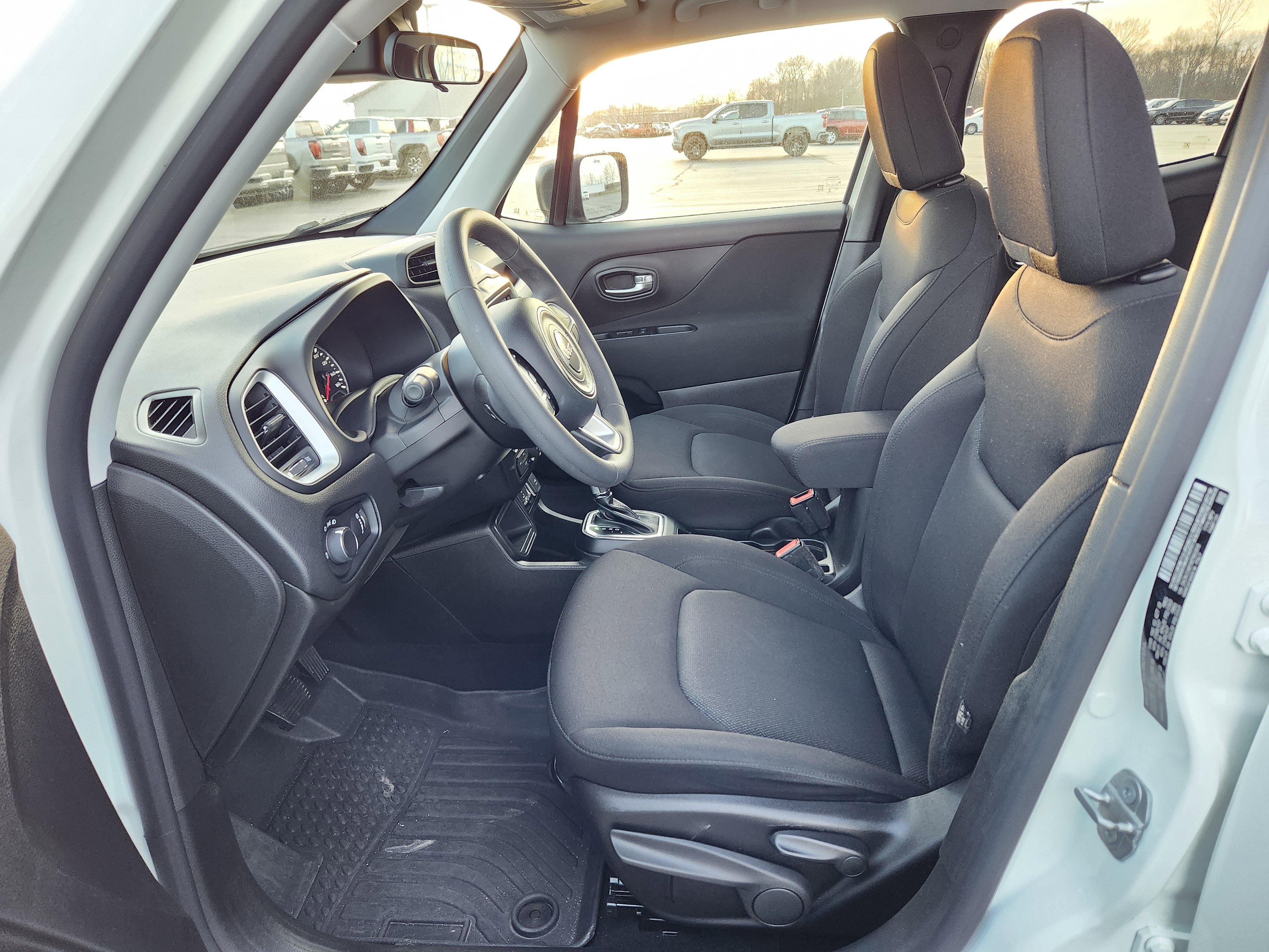 Used 2021 Jeep Renegade Sport w/ Sport Appearance Group FWD image 12