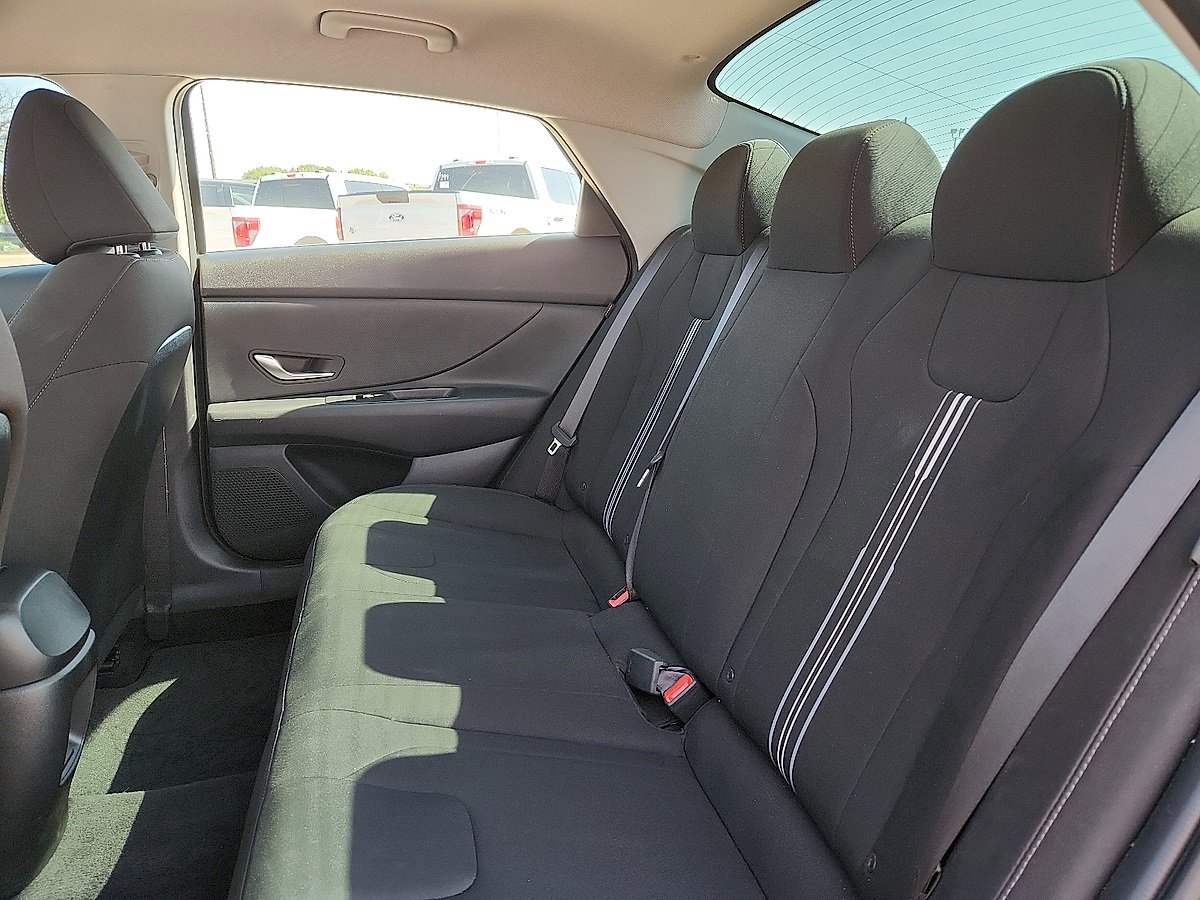 Used 2024 Hyundai Elantra Blue image 5