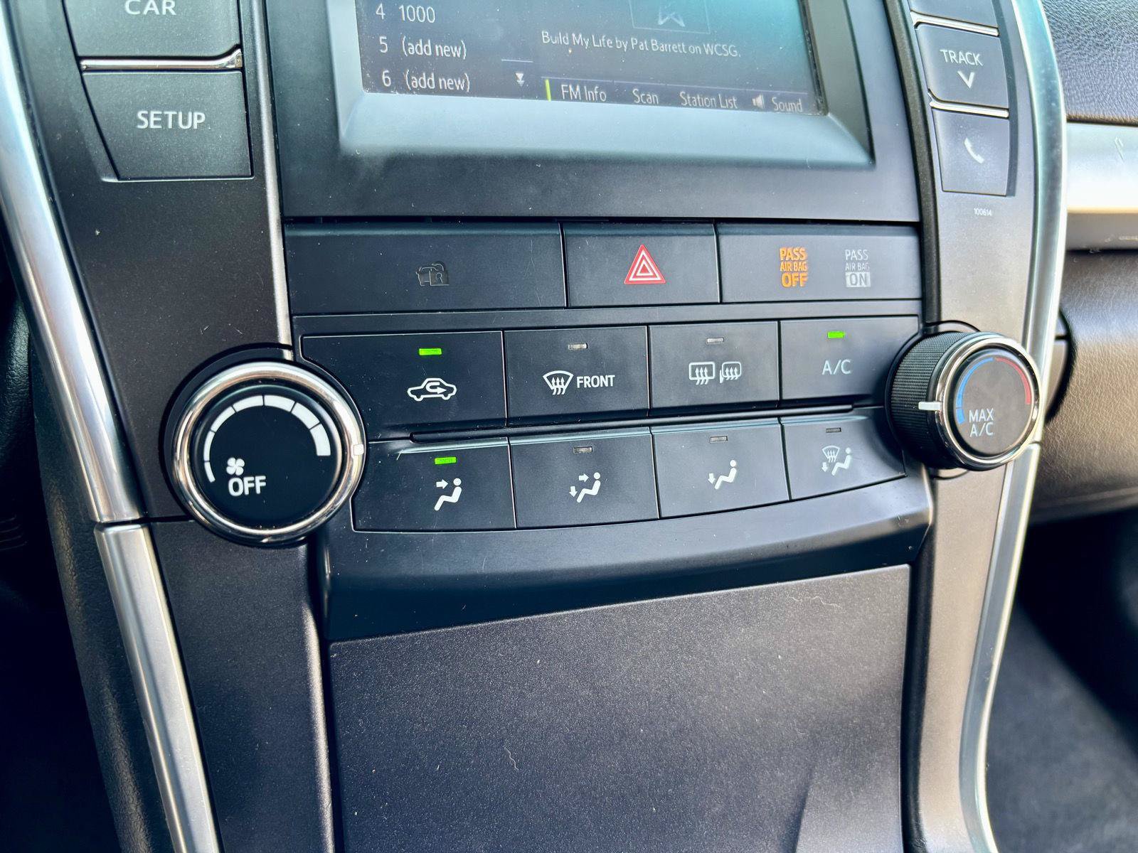 Used 2017 Toyota Camry SE FWD image 28