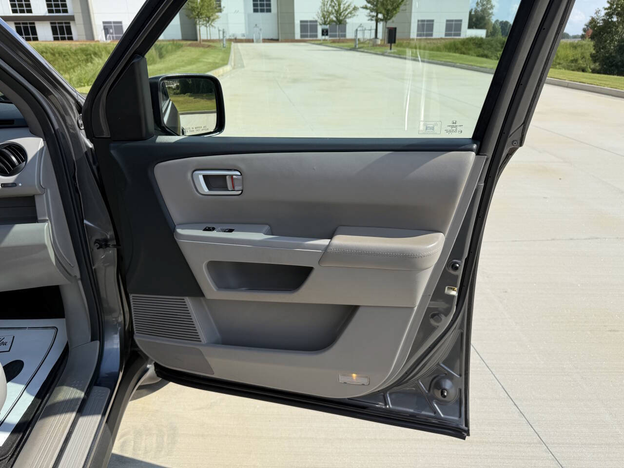 Used 2011 Honda Pilot EX-L image 24