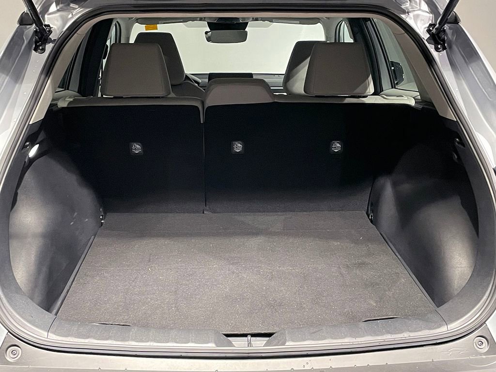 Used 2025 Toyota Corolla Cross LE image 4