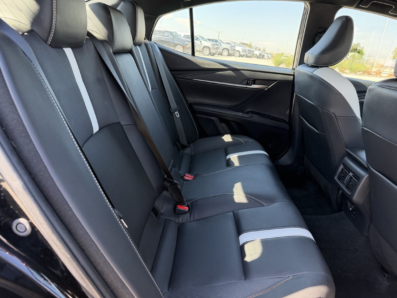 Used 2025 Toyota Camry SE FWD image 26