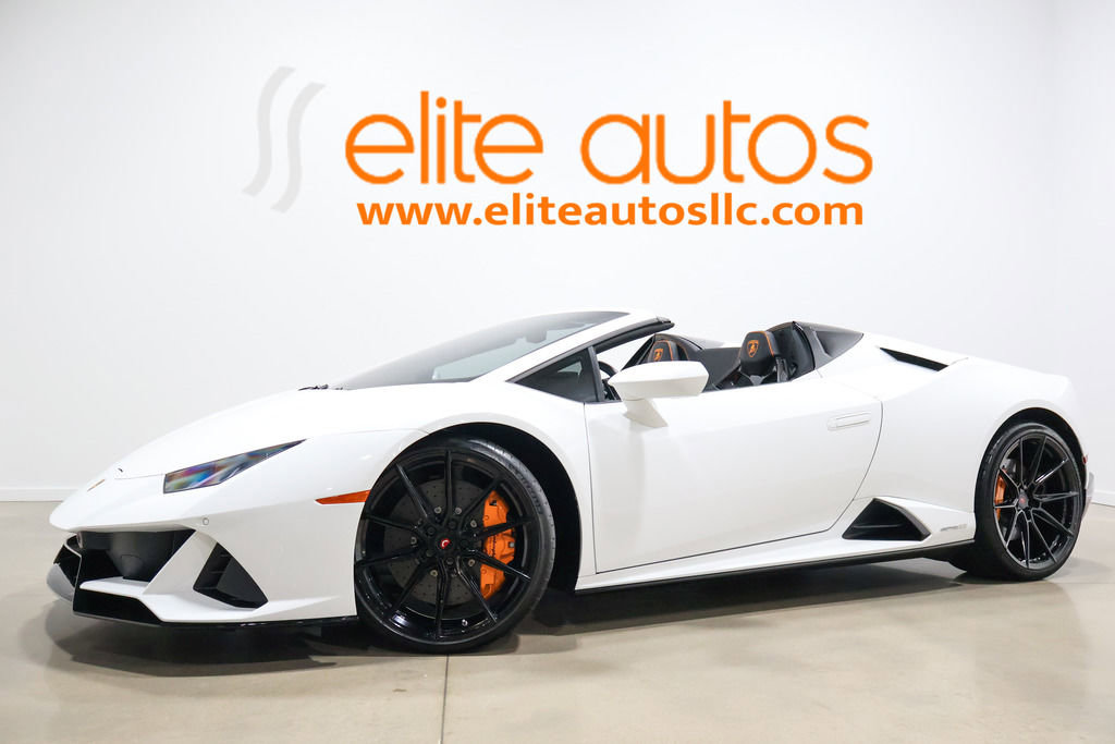 Used 2024 Lamborghini Huracan EVO image 2