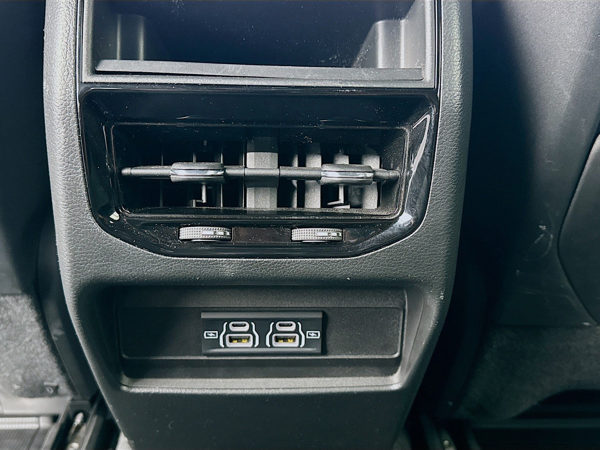 Used 2024 Jeep Grand Cherokee Laredo X RWD image 17