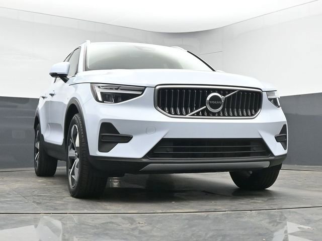 Used 2024 Volvo XC40 B5 Core AWD/4WD image 34