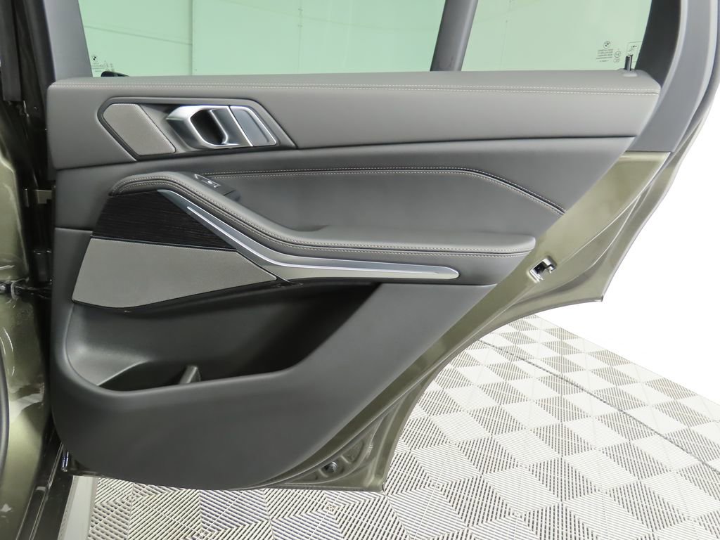 New 2026 BMW X5 xDrive40i w/ M Sport Package image 28