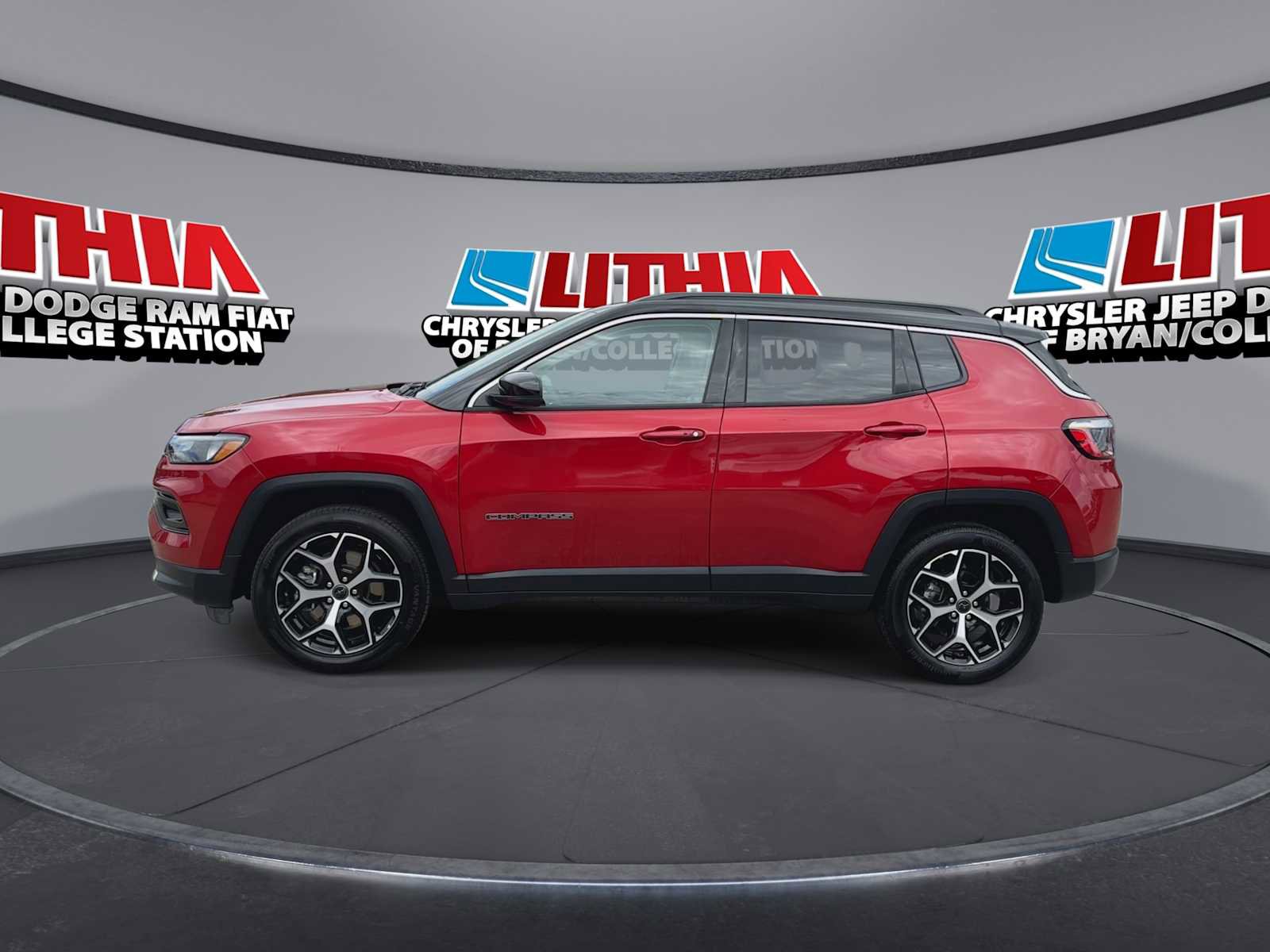 Used 2025 Jeep Compass Limited AWD/4WD image 5