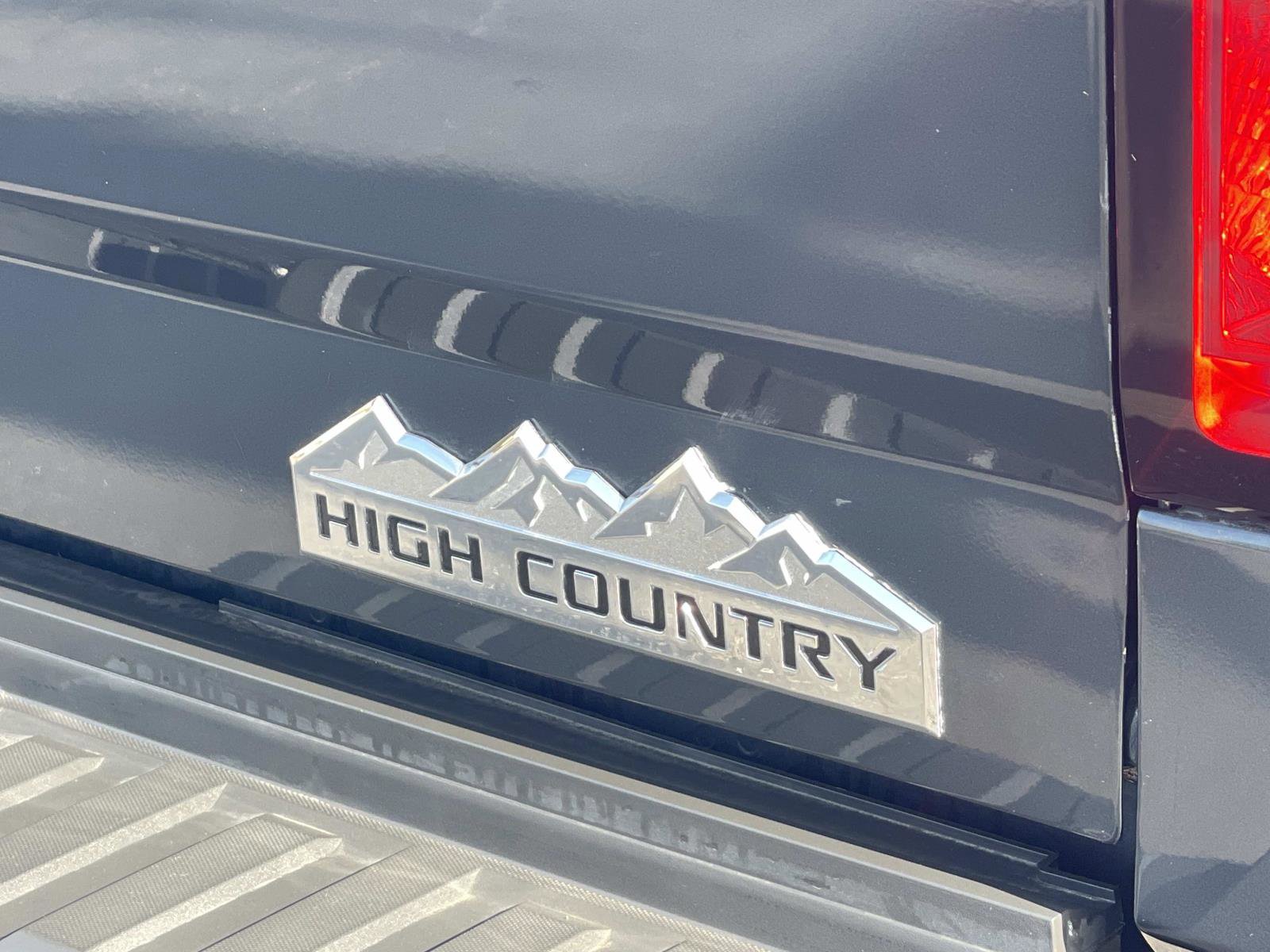 Used 2018 Chevrolet Silverado 2500 High Country w/ Duramax Plus Package image 8