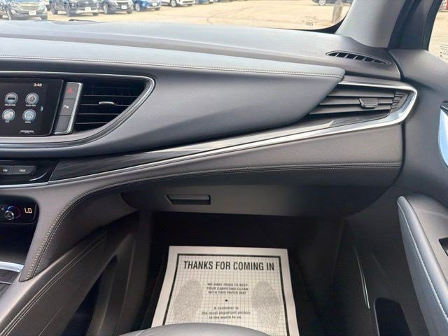Used 2018 Buick Enclave Essence AWD/4WD image 22