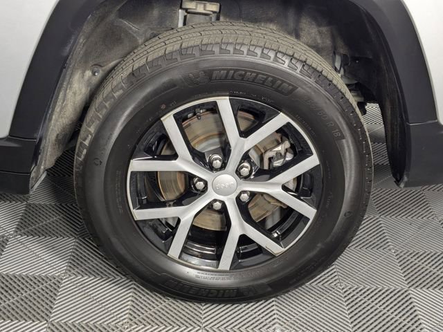 Certified 2024 Jeep Grand Cherokee L Limited w/ Luxury Tech Group II AWD/4WD image 8
