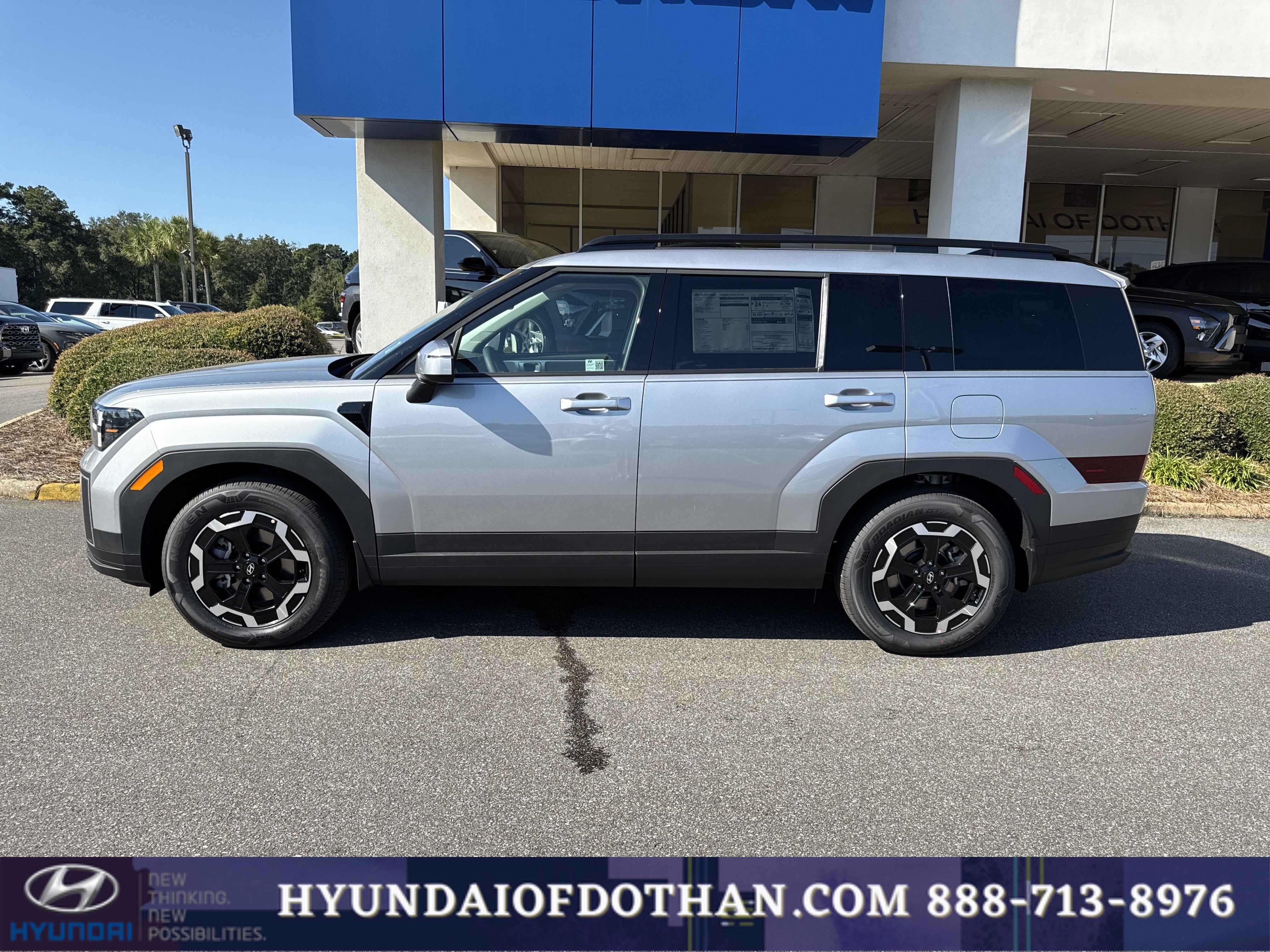 Used 2026 Hyundai Santa Fe SEL FWD image 2