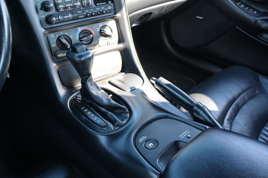 Used 2000 Chevrolet Corvette Convertible image 19