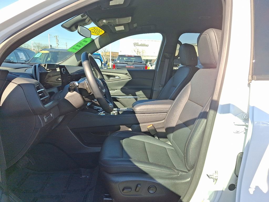 Certified 2025 Chevrolet Traverse LT image 15