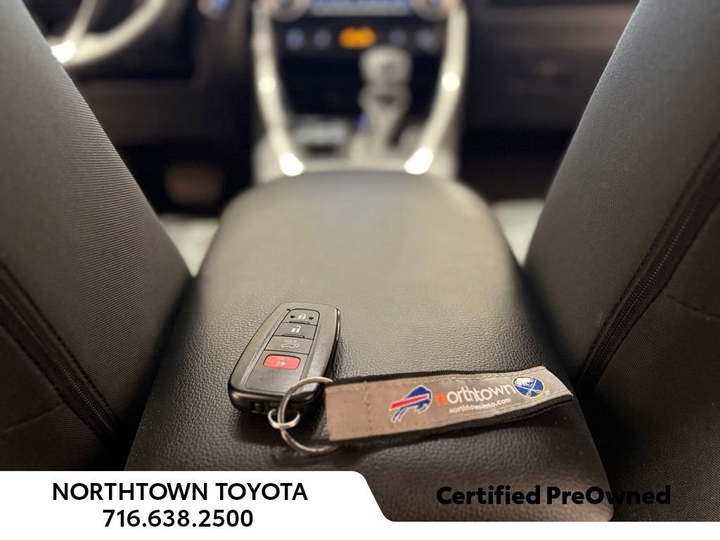 Used 2025 Toyota RAV4 XLE w/ Convenience Package image 39