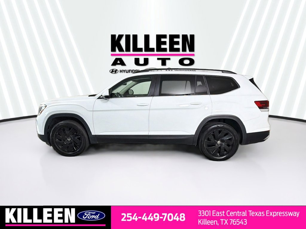 Used 2024 Volkswagen Atlas SE w/ Panoramic Sunroof Package FWD image 4