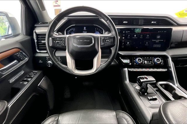 Used 2023 GMC Sierra 1500 Denali w/ Denali Carbonpro Edition AWD/4WD image 4