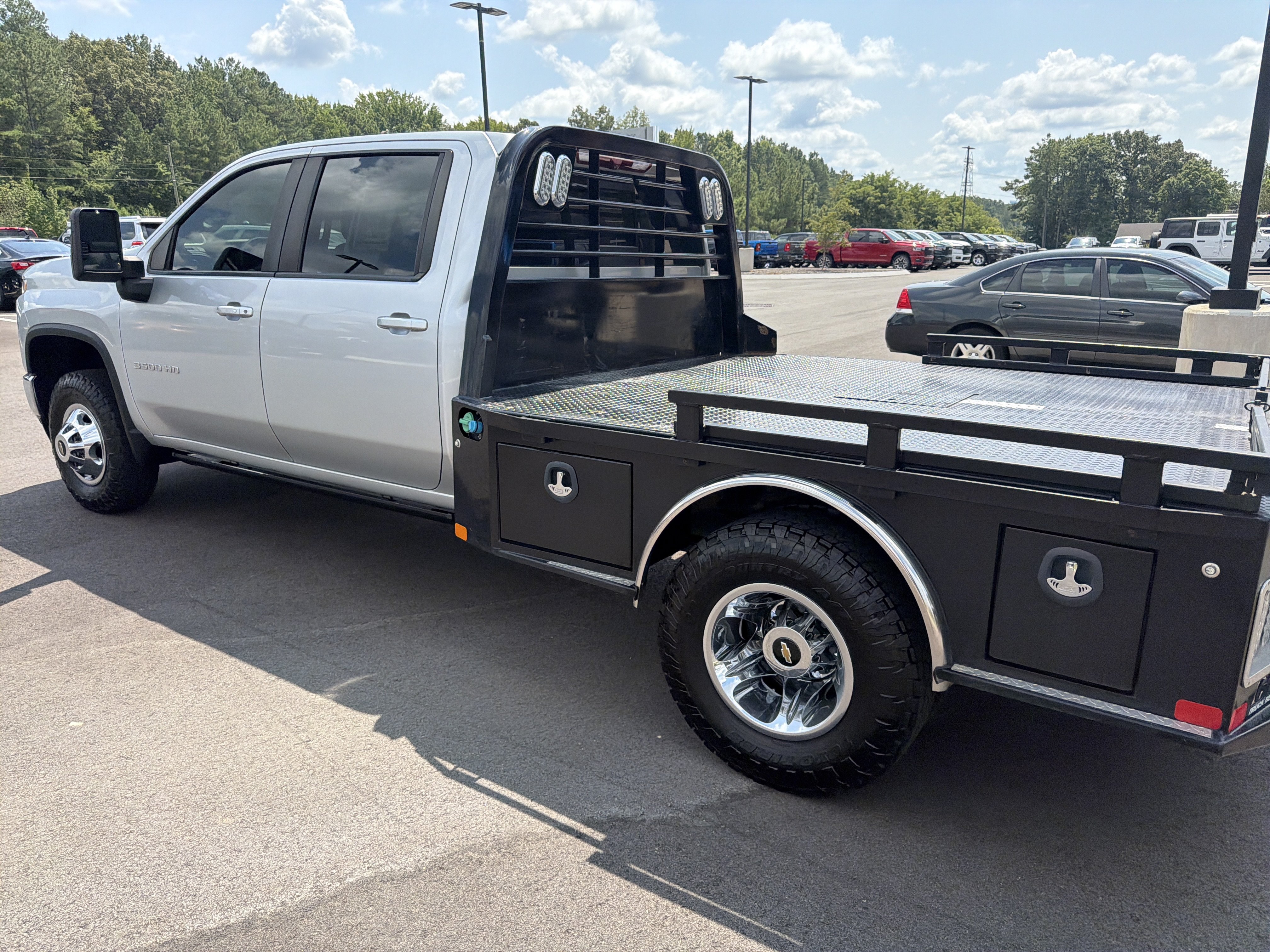 Used 2022 Chevrolet Silverado 3500 LT w/ Convenience Package AWD/4WD image 17