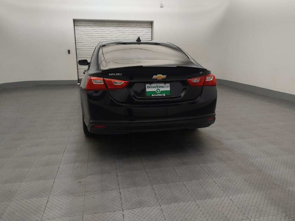 Used 2017 Chevrolet Malibu LT w/ Leather Package FWD image 6