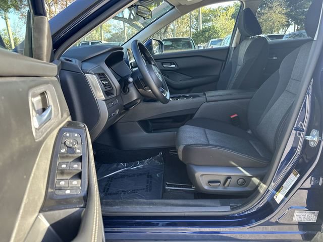 Used 2024 Nissan Rogue SV image 22