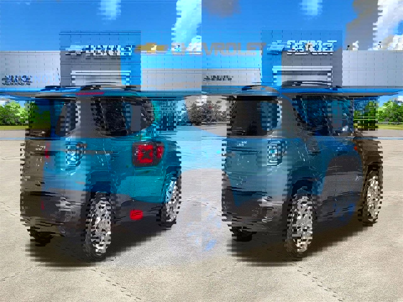 Used 2021 Jeep Renegade Latitude image 4