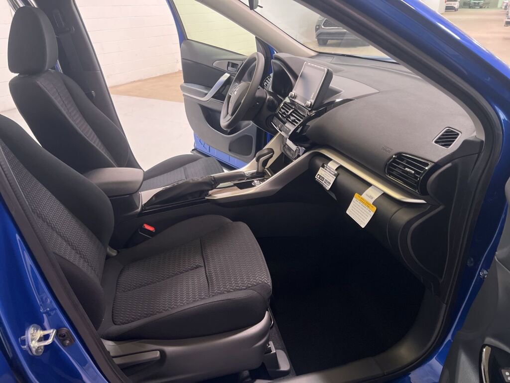 New 2026 Mitsubishi Eclipse Cross LE image 12