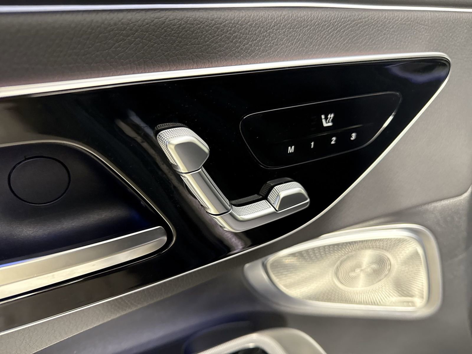 Used 2025 Mercedes-Benz CLE 300 4MATIC Coupe image 21