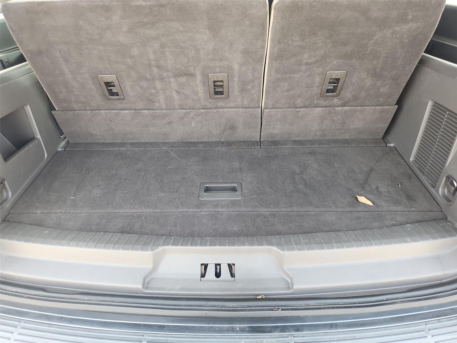 Used 2019 Ford Expedition Limited w/ Equipment Group 302A AWD/4WD image 27