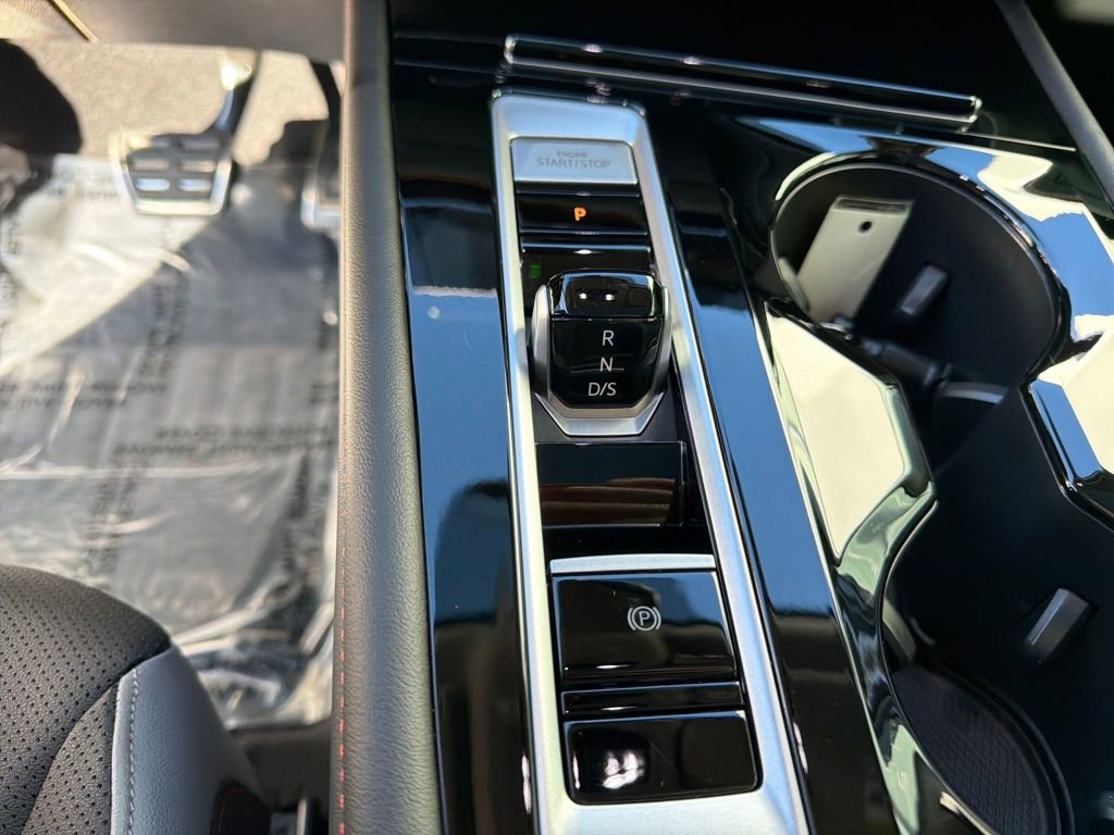 Certified 2024 Volkswagen Atlas Peak Edition SEL image 27