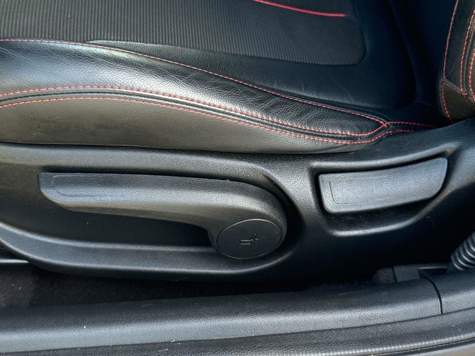 Used 2020 Hyundai Veloster 2.0 Premium image 13