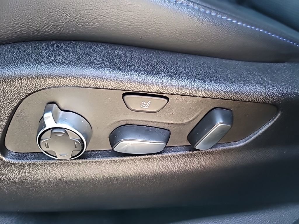 Certified 2024 Cadillac XT4 Sport image 12