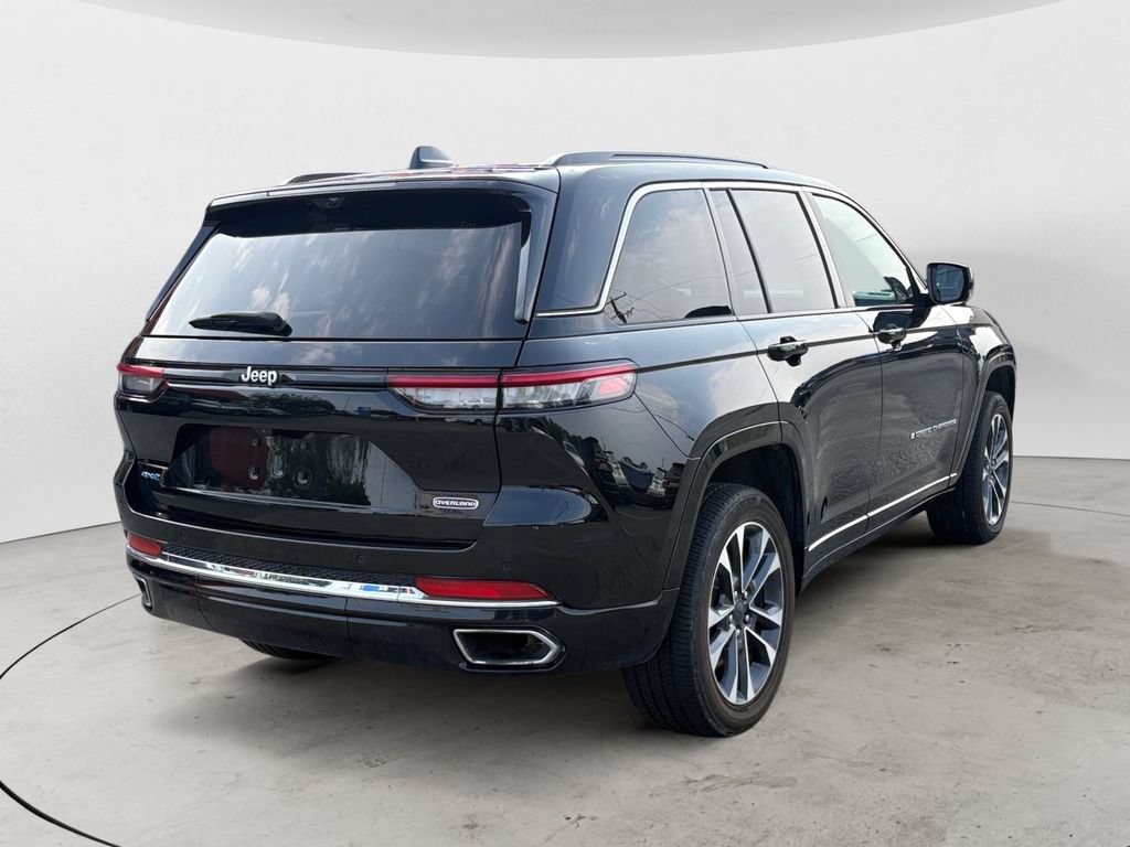 Used 2024 Jeep Grand Cherokee Overland w/ Luxury Tech Group IV AWD/4WD image 3