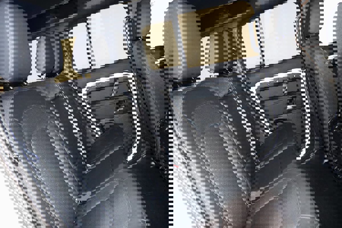 Used 2025 Land Rover Defender 110 S image 69