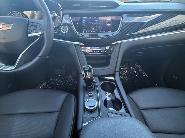 Certified 2024 Cadillac XT6 Premium Luxury w/ Technology Package FWD image 3