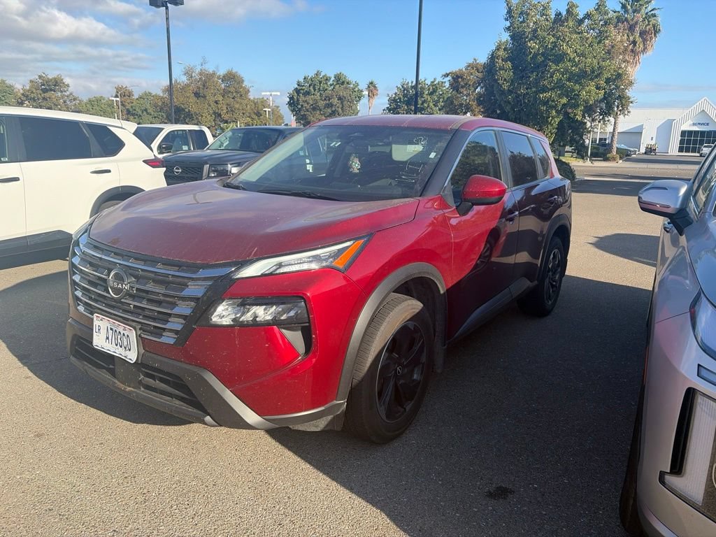 Used 2025 Nissan Rogue SV AWD/4WD image 3