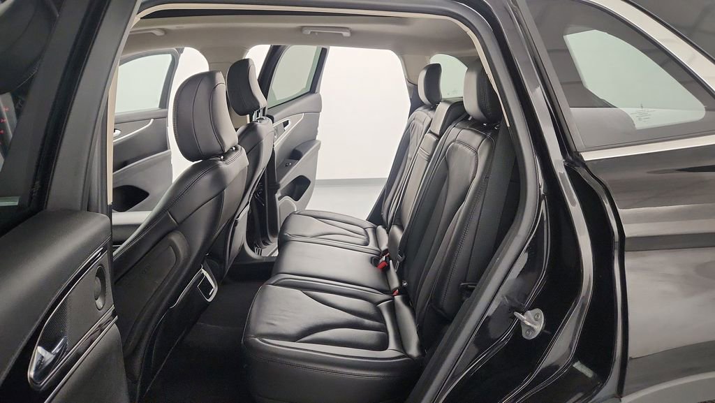 Used 2022 Lincoln Nautilus Reserve w/ Luxury Package image 34