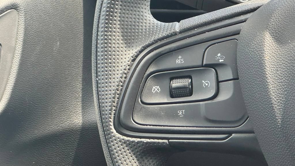 Used 2024 Buick Envista Sport Touring w/ Convenience II Package FWD image 17
