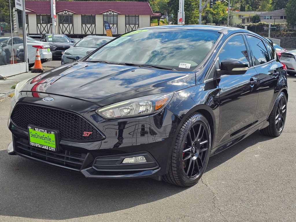Used 2016 Ford Focus ST FWD image 3