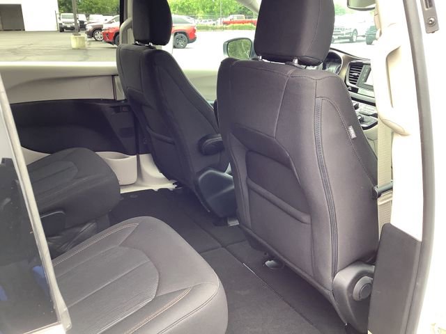 Used 2017 Chrysler Pacifica LX w/ Tire & Wheel Group FWD image 33