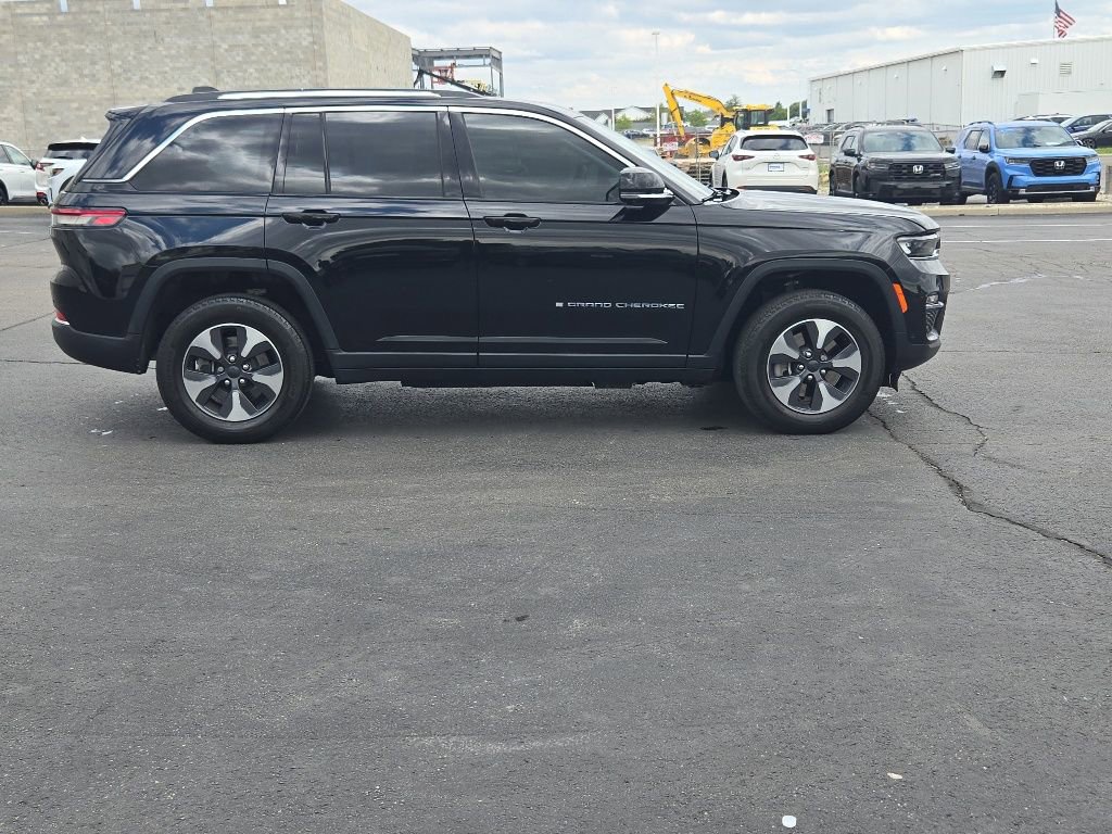 Used 2022 Jeep Grand Cherokee Limited 4xe w/ Luxury Tech Group II AWD/4WD image 9