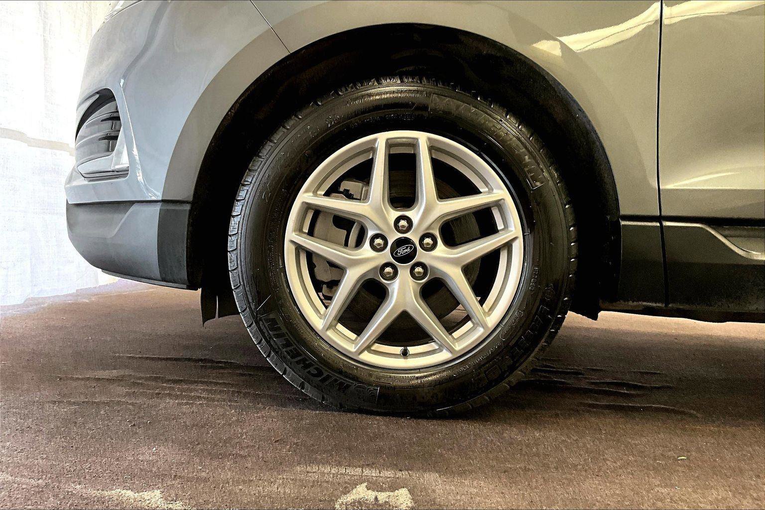 Used 2024 Ford Edge SEL w/ Convenience Package image 8