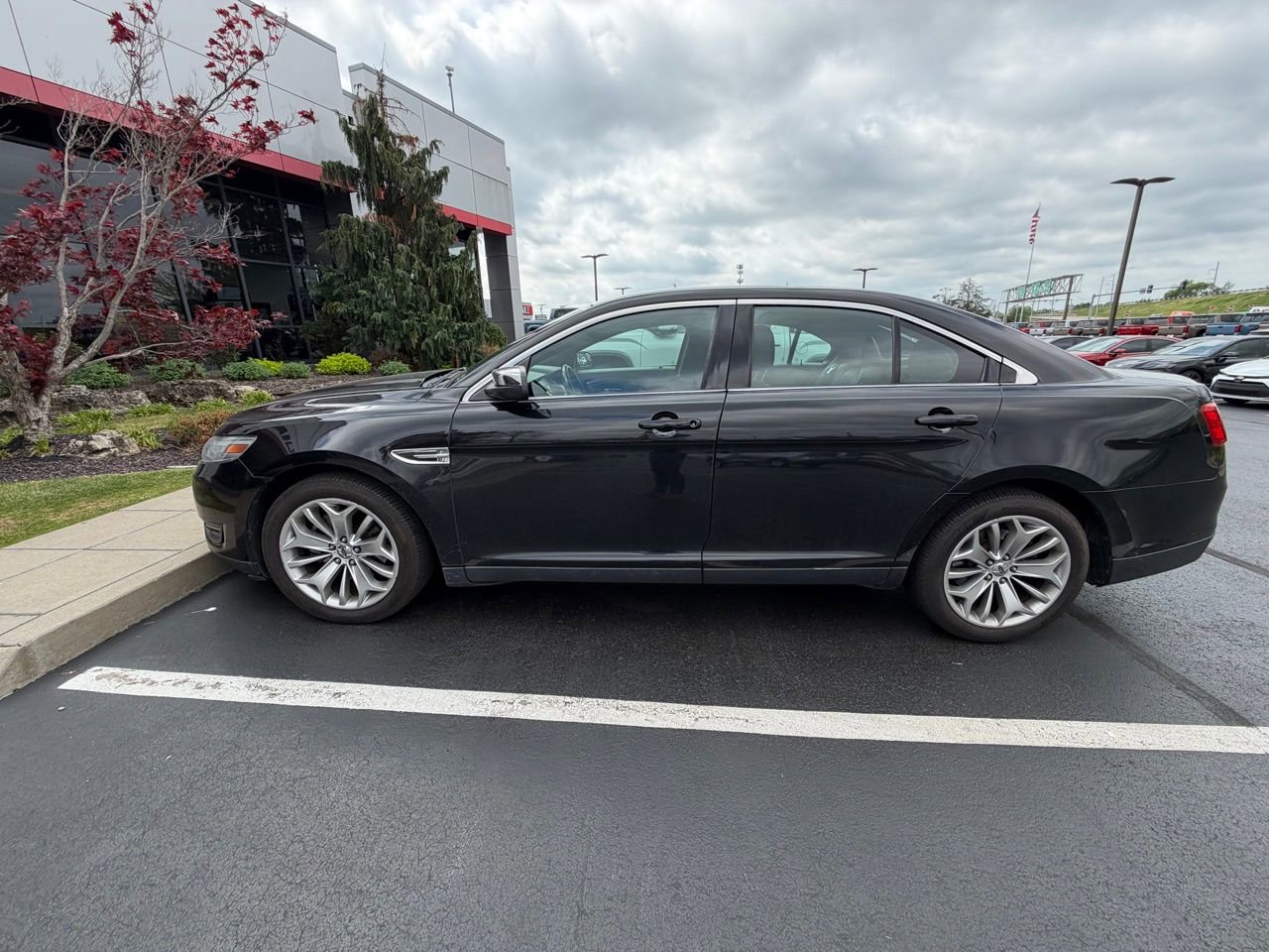 Used 2014 Ford Taurus Limited image 6